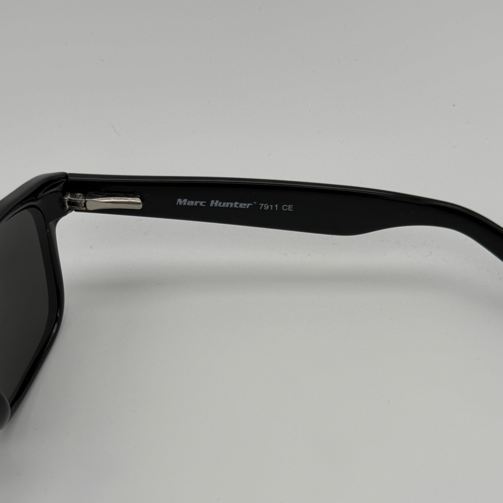 Hunter Black Sunglasses for Women - Picture 6 of 7